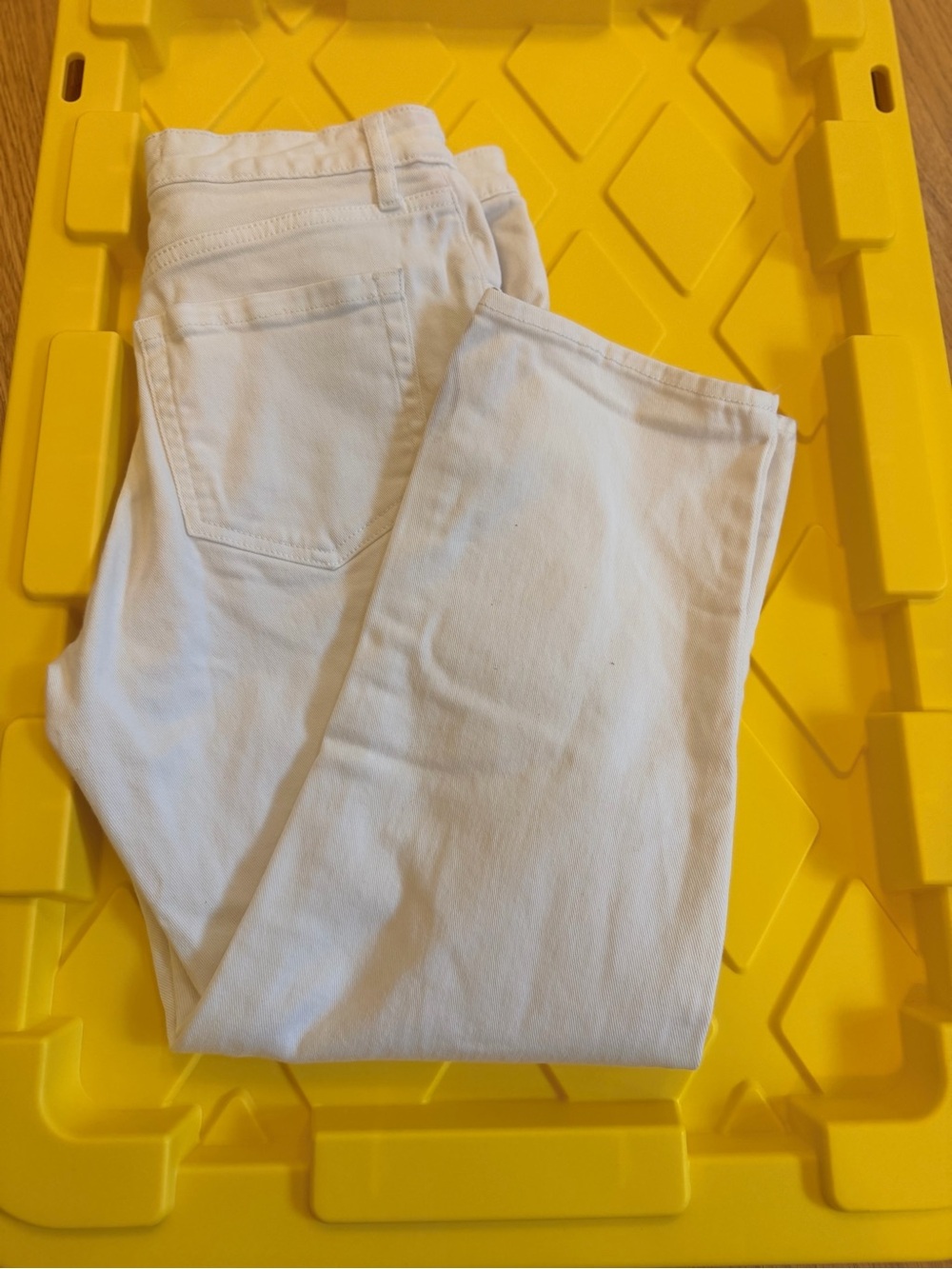 Ladies Size 4/27 "Ella Moss" White Skinny Jeans GUC